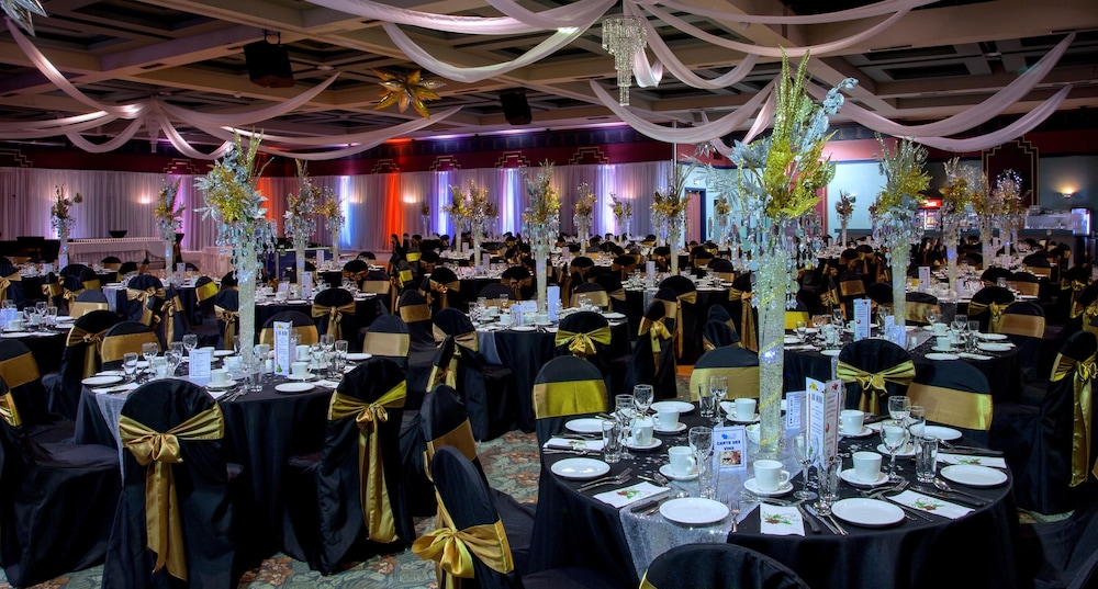 Centre de Congres Hotel La Sagueneenne 19/31