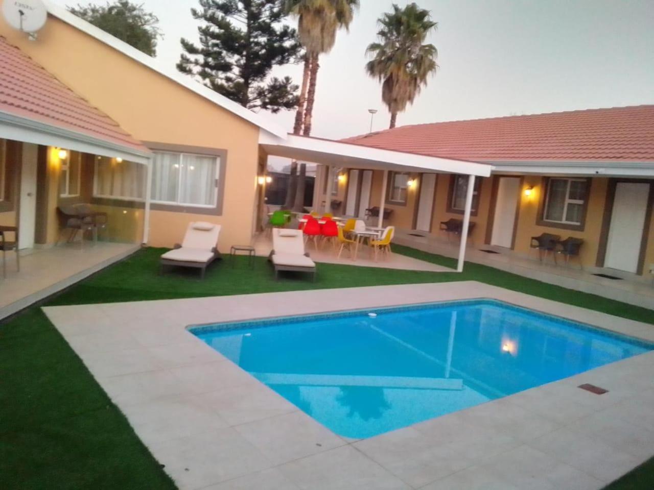 Benoni N12 Hotel 38/45