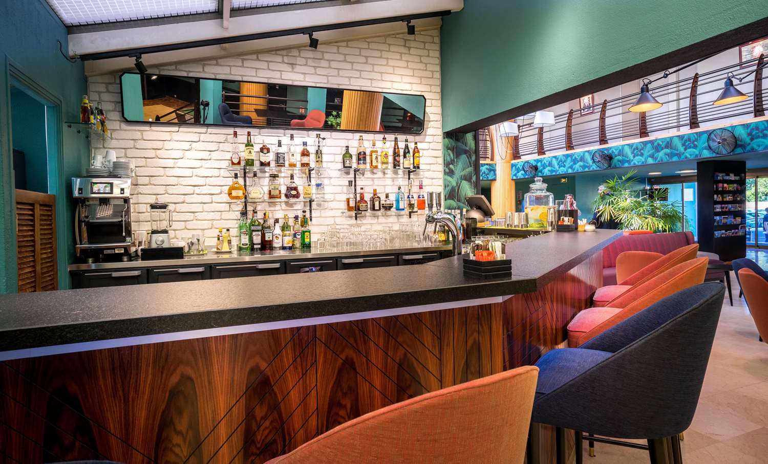 restaurant cafeteria