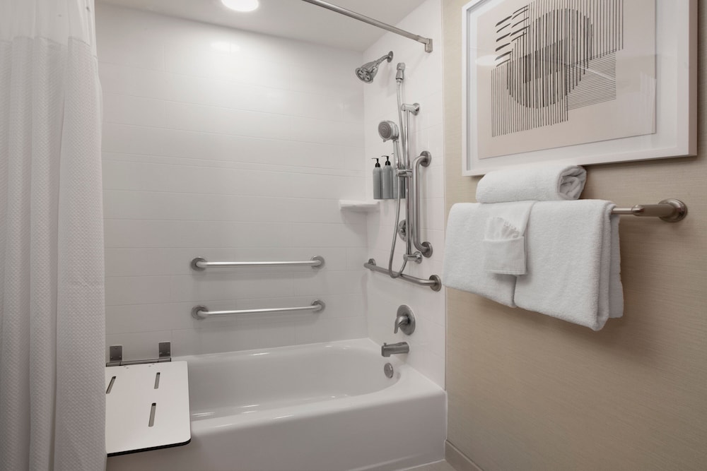 Courtyard by Marriott Galveston Island 50/50