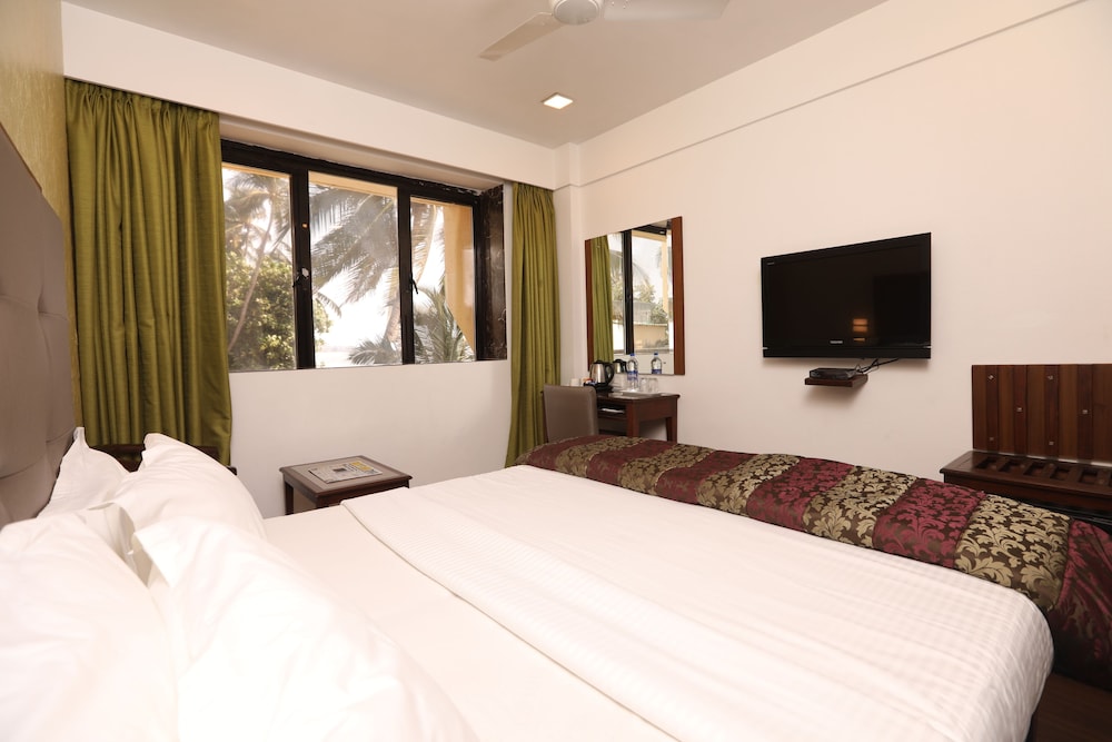 CITIZEN HOTEL 23/65