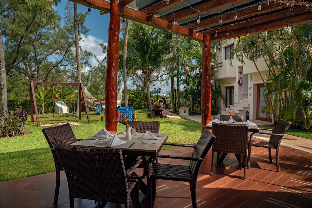 Laguna Suites Golf & Spa 37/50