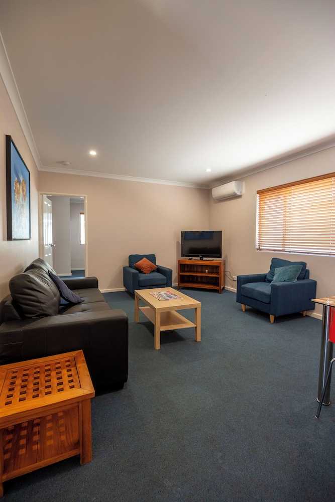 Bunbury Apartment Motel 30/50