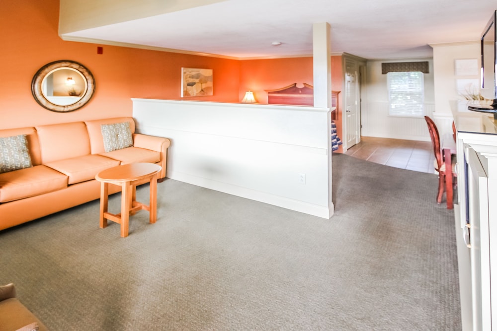 Innseason Resorts Harborwalk 8/50
