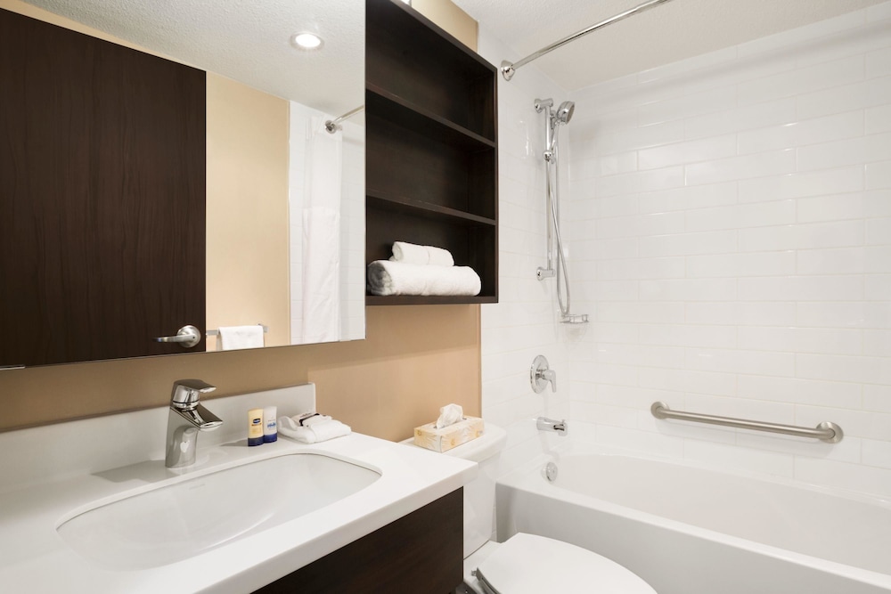 Microtel Inn Suites By Wyndham Blackfalds Red Deer North 6/23