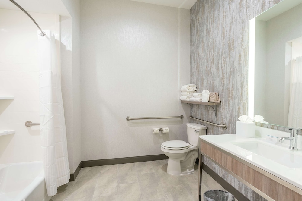 Hilton Garden Inn Wichita Downtown Ks 8/26