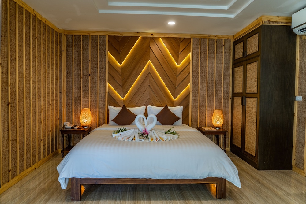 Adarin Beach Resort (ex New Lapaz Villa) 20/65