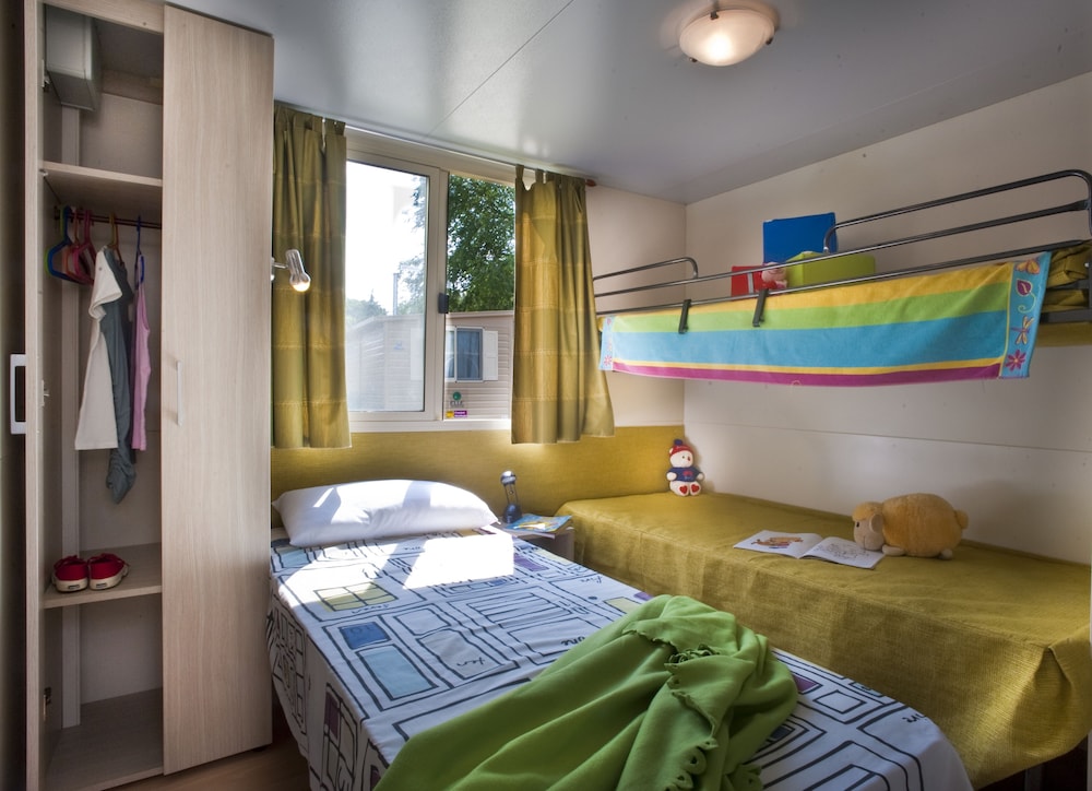 hu Roma Camping In Town 40/75