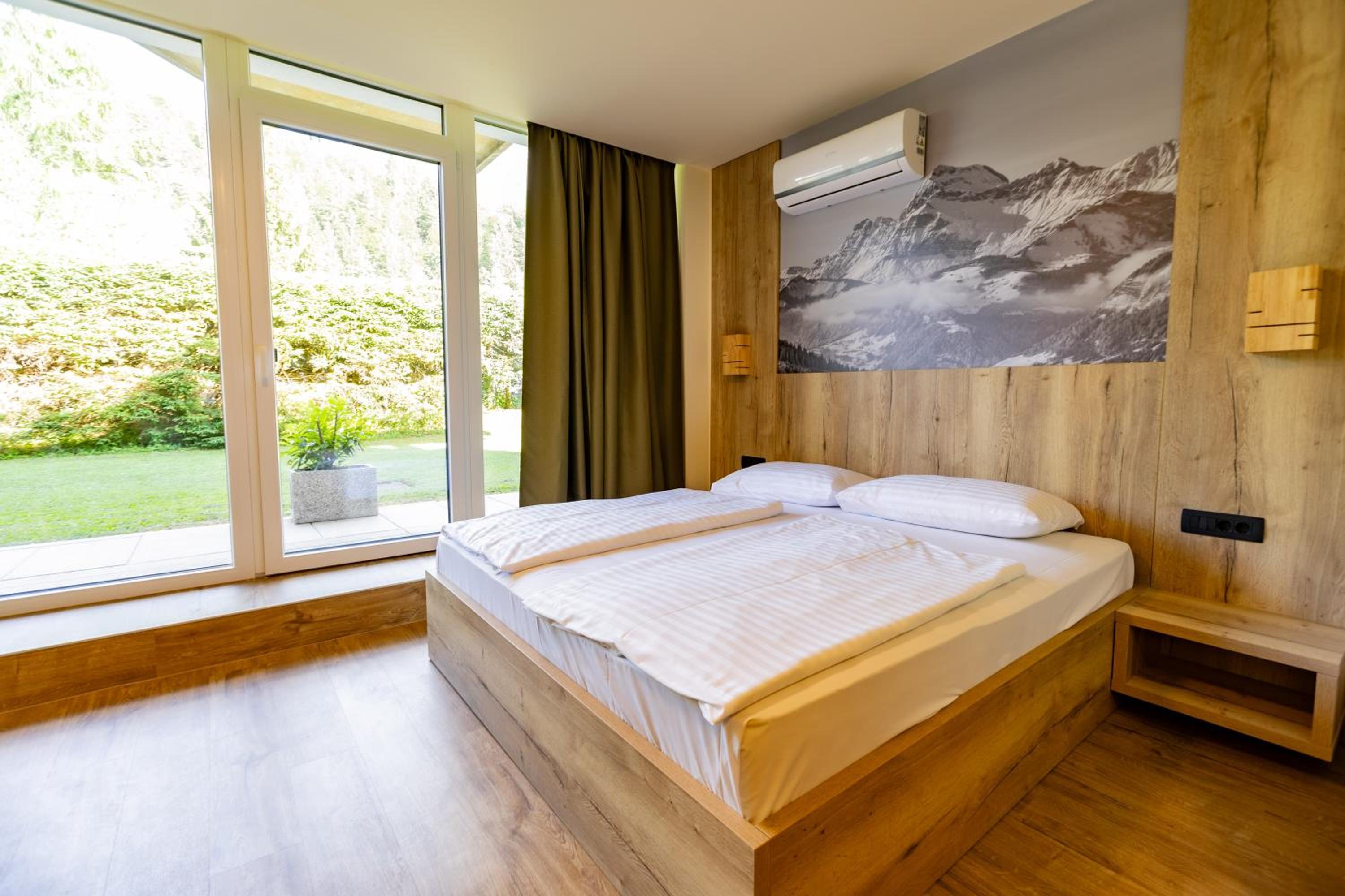 غرفة ديلوكس بسرير مزدوج أو سريرين منفصلين بإطلالة على الجبل، Hotel Kranjska Gora 6/10