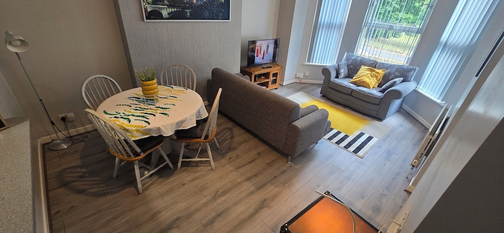 Castleton Gardens Apartments Belfast 26/34