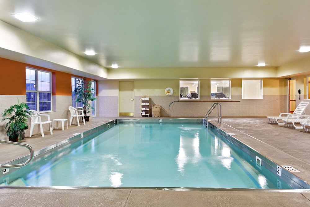 Country Inn & Suites by Radisson, Marion 1/64