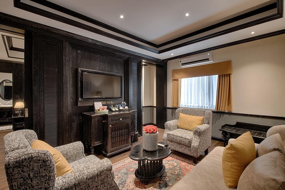 Monarque Hotel 29/50