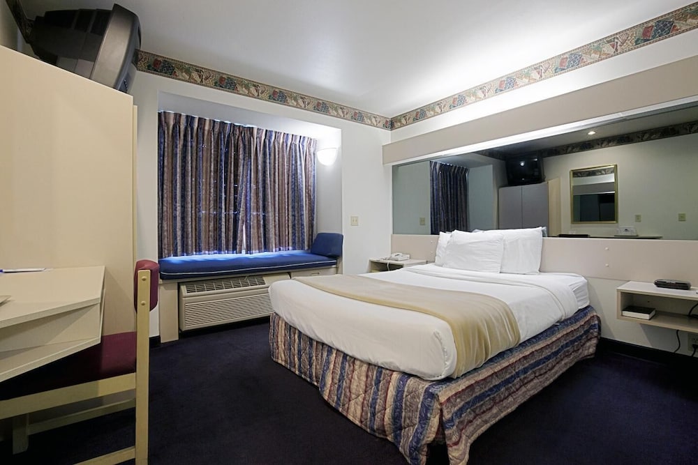 Americas Best Value Inn Suites Racine 8/27
