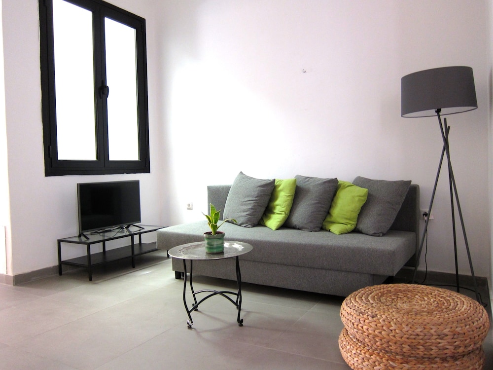 Concierge Athens I 32/50