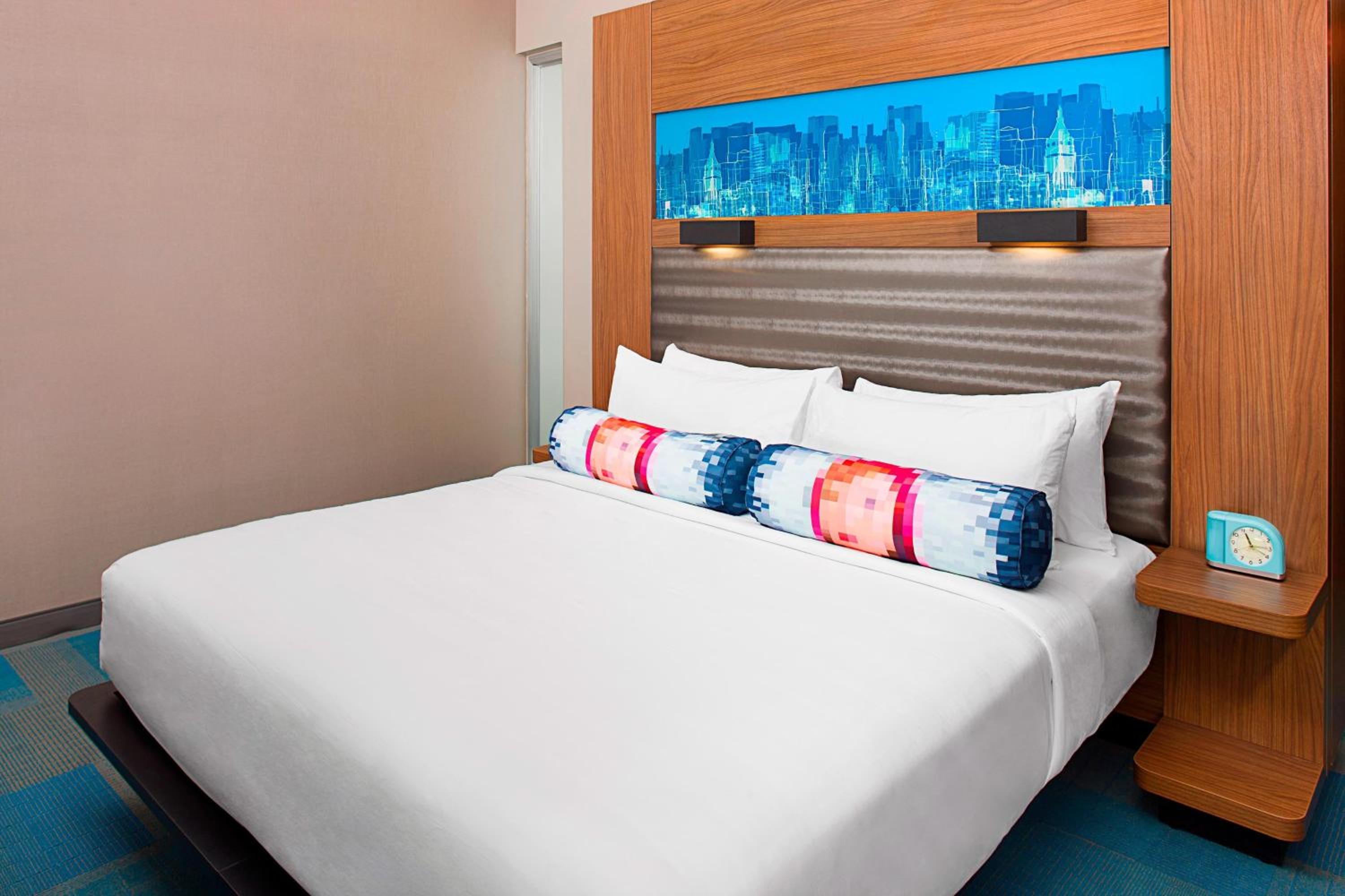 Room at Aloft Beachwood, BEACHWOOD - OH