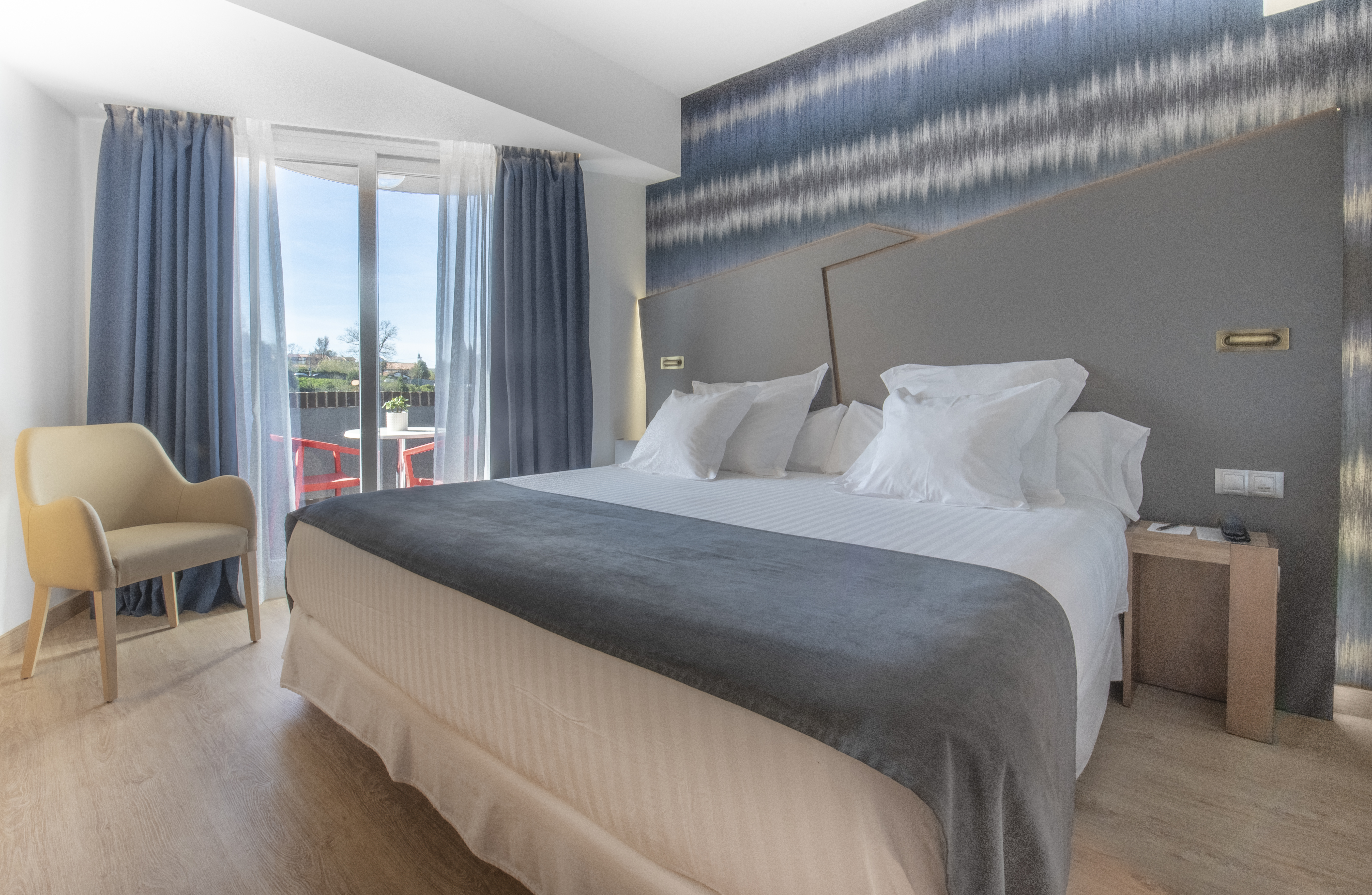 Deluxe, Single, Double Bed