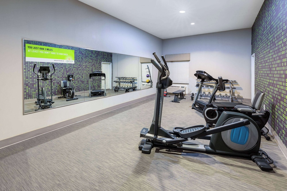 La Quinta Inn & Suites by Wyndham Fort Worth - Lake Worth 25/50