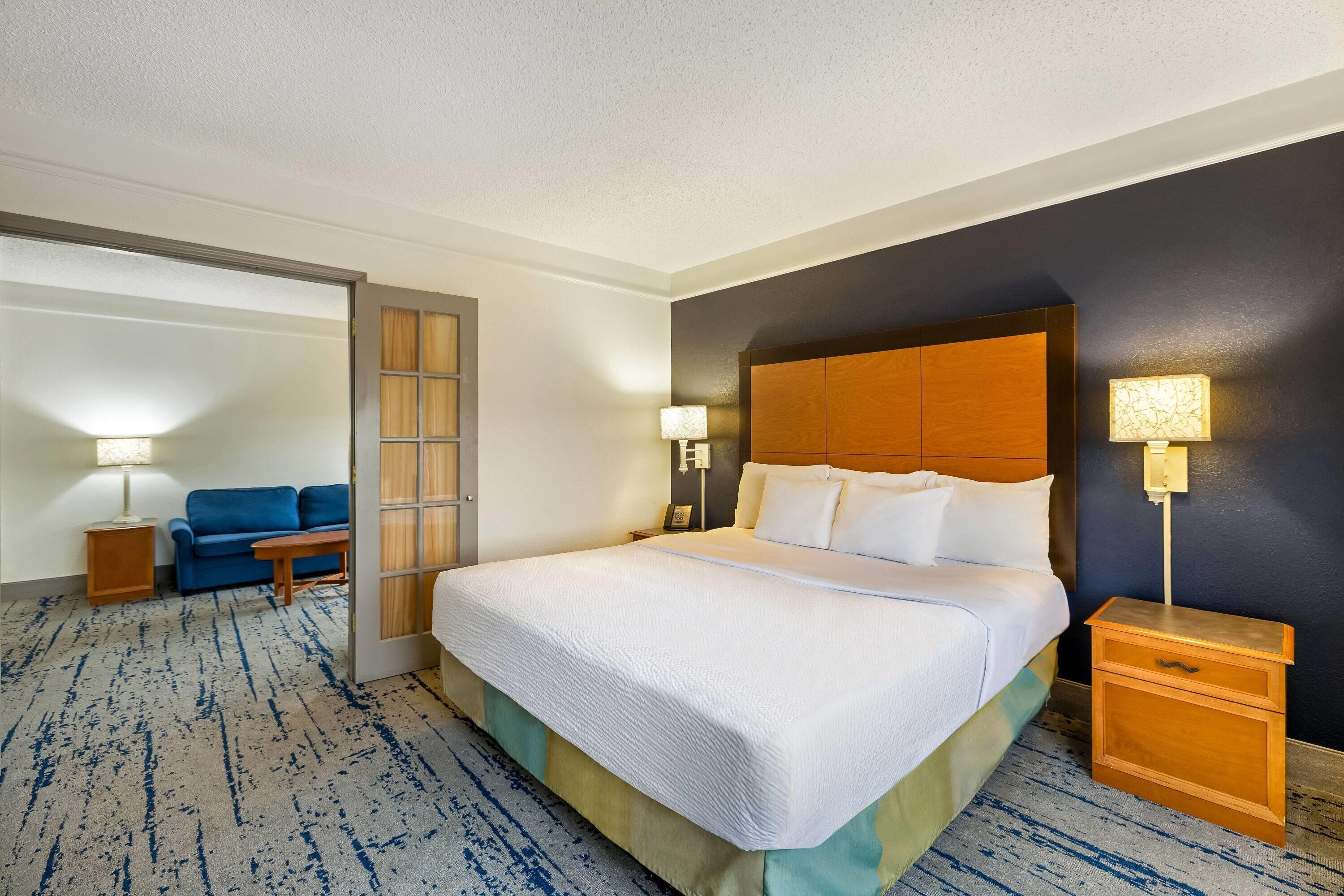 جناح بسرير كينج