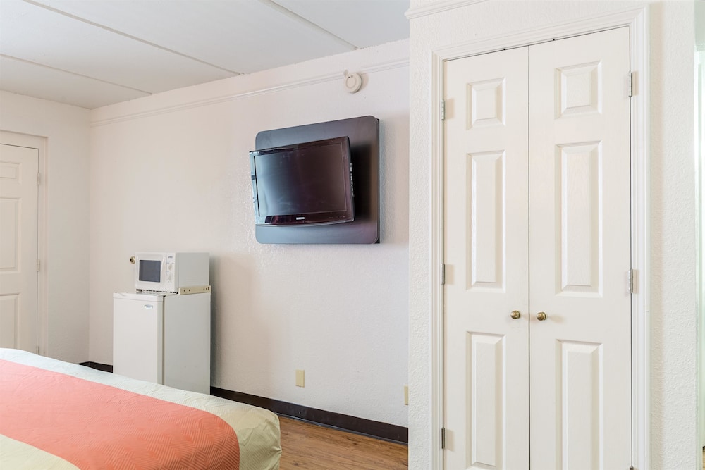 Motel6 Baytown, TX - Garth Rd 51/63