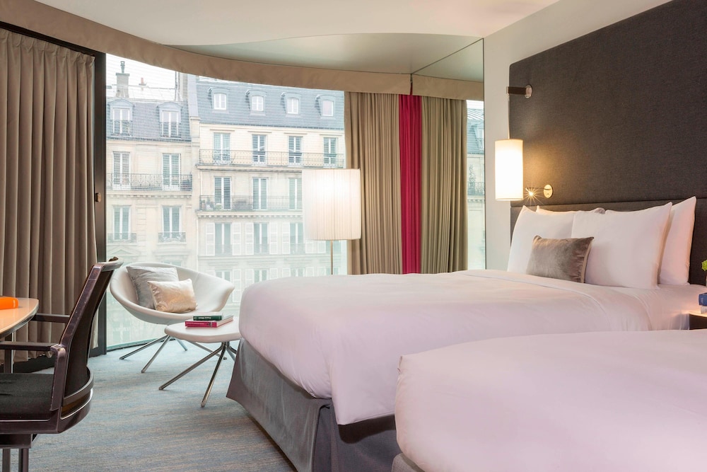Renaissance Paris Arc de Triomphe Hotel 16/31