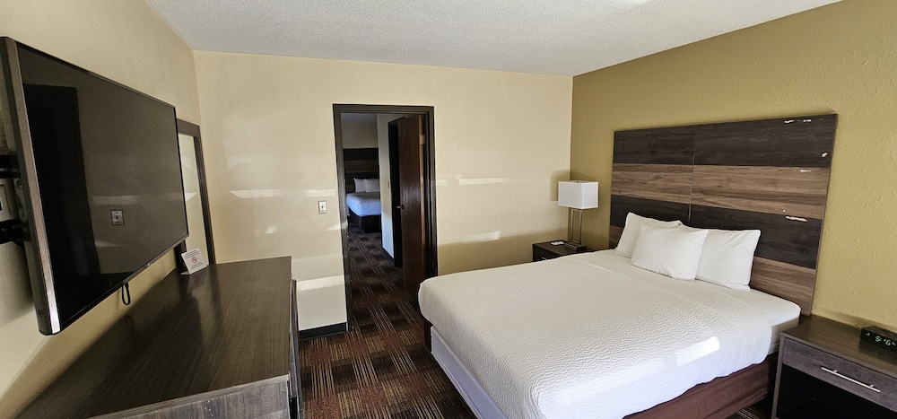 Efficiency, Suite, King Bed