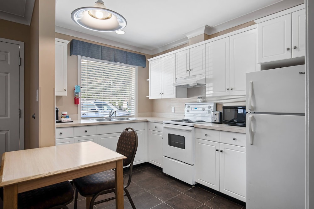 Glenwood Inn & Suites 40/50