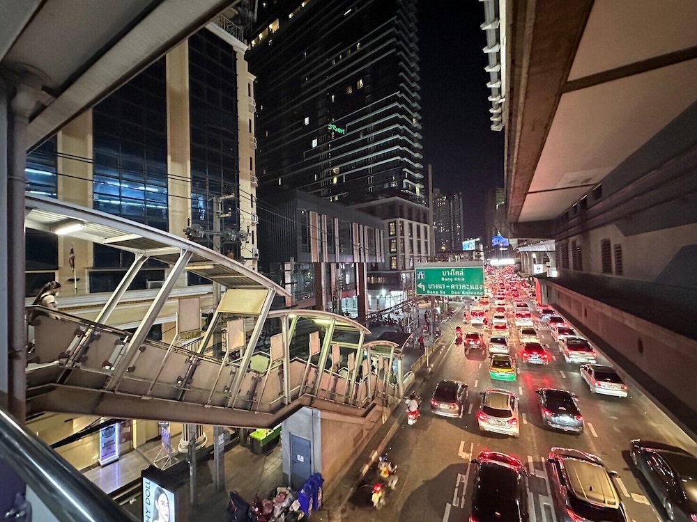 Collection O The Step Sathorn 55/63