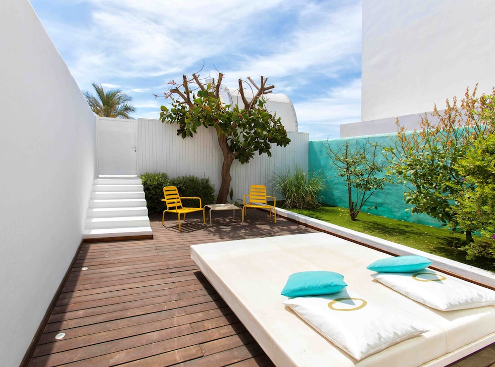 AMA Ibiza Beachfront Suites - Adults Only 2/64