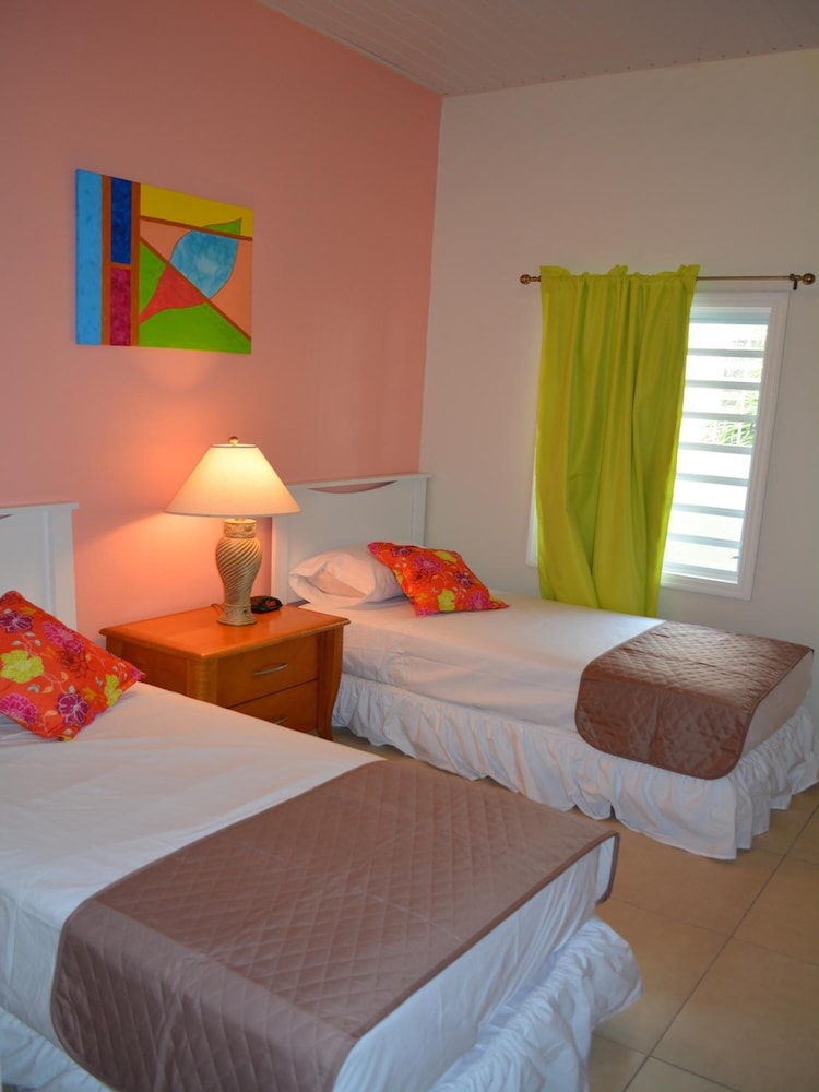 Alicia's Inn 15/47