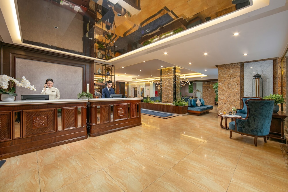 Gloud Hotel 3/50
