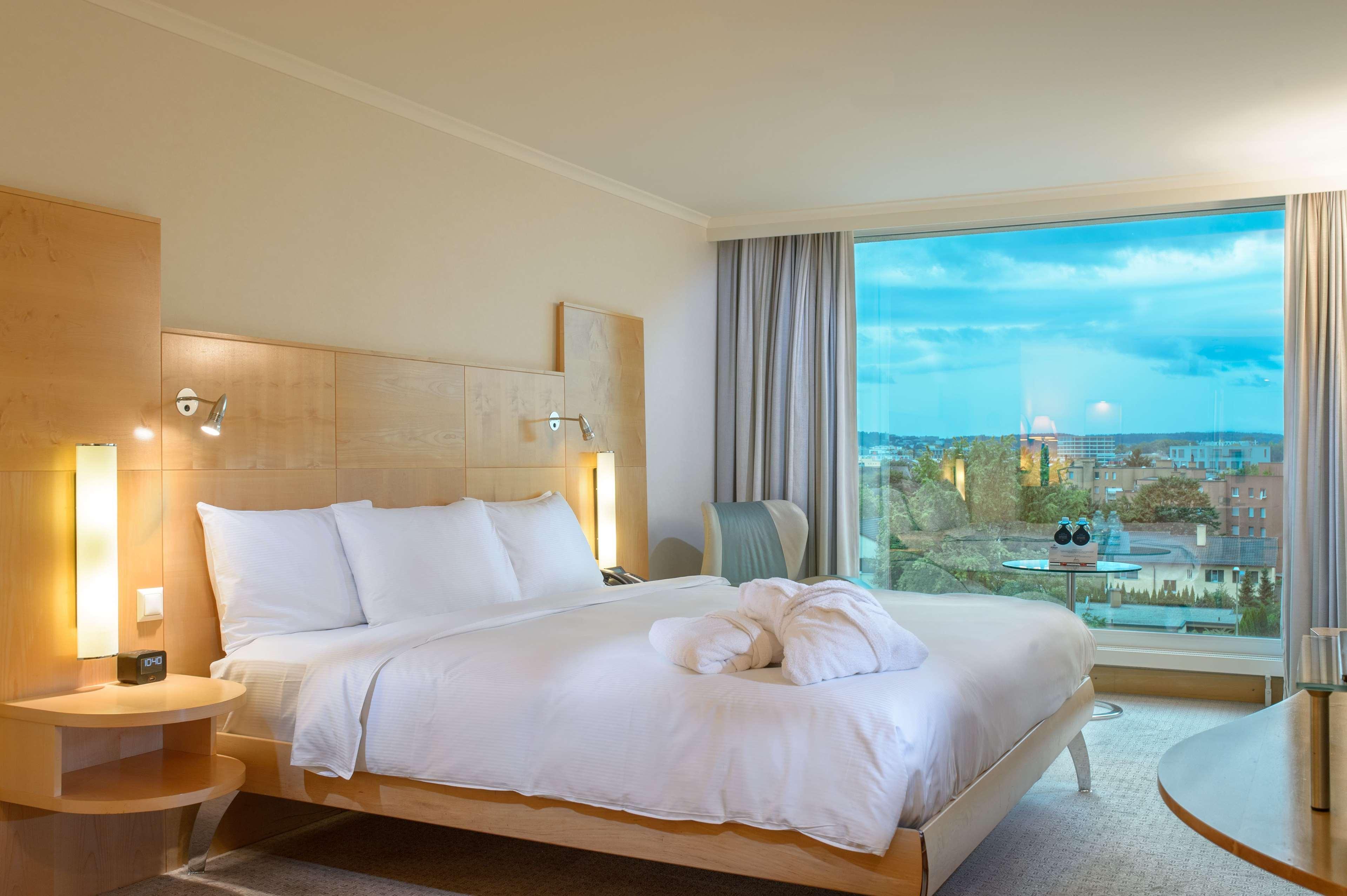 RELAXATION, KING BED, LOUNGE ACCESS