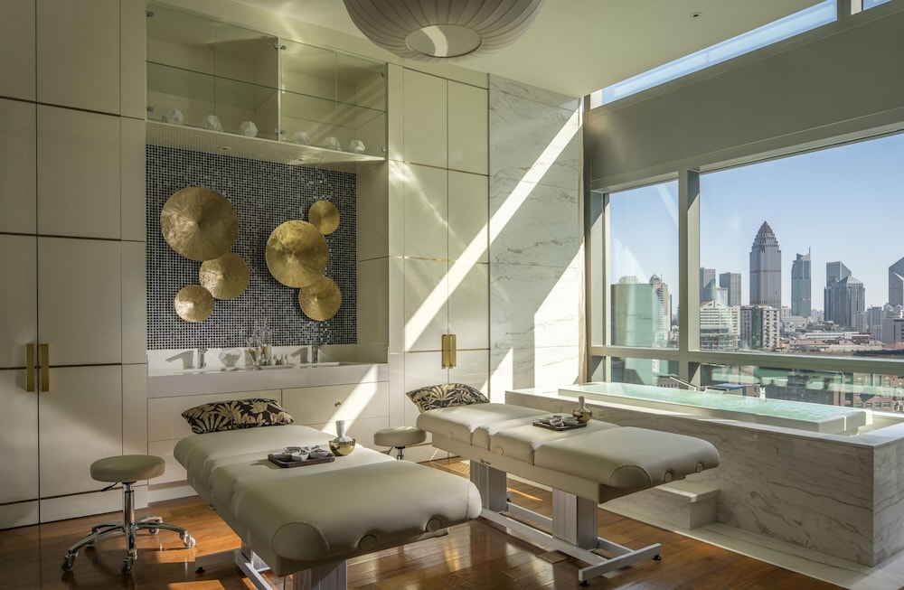 FOUR SEASONS HOTEL TIANJIN 40/84