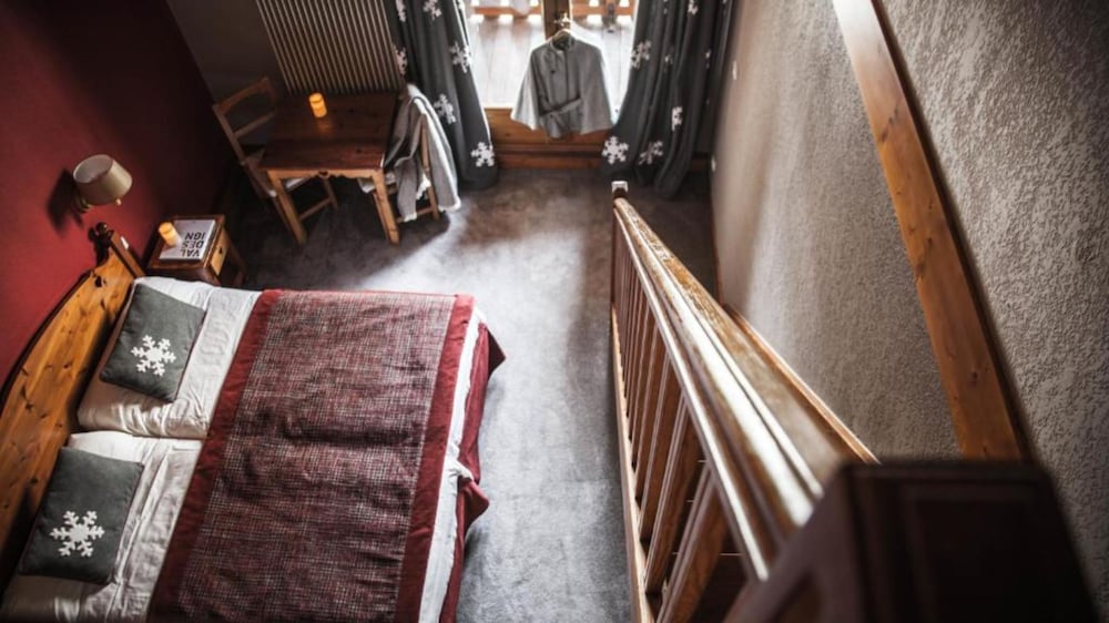 Hôtel Altitude 15/33