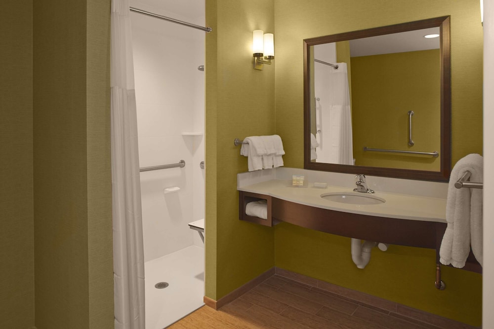 Hilton Garden Inn Akron 21/77