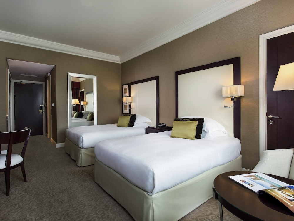 DELUXE ROOM W/ 2 SGL BEDS