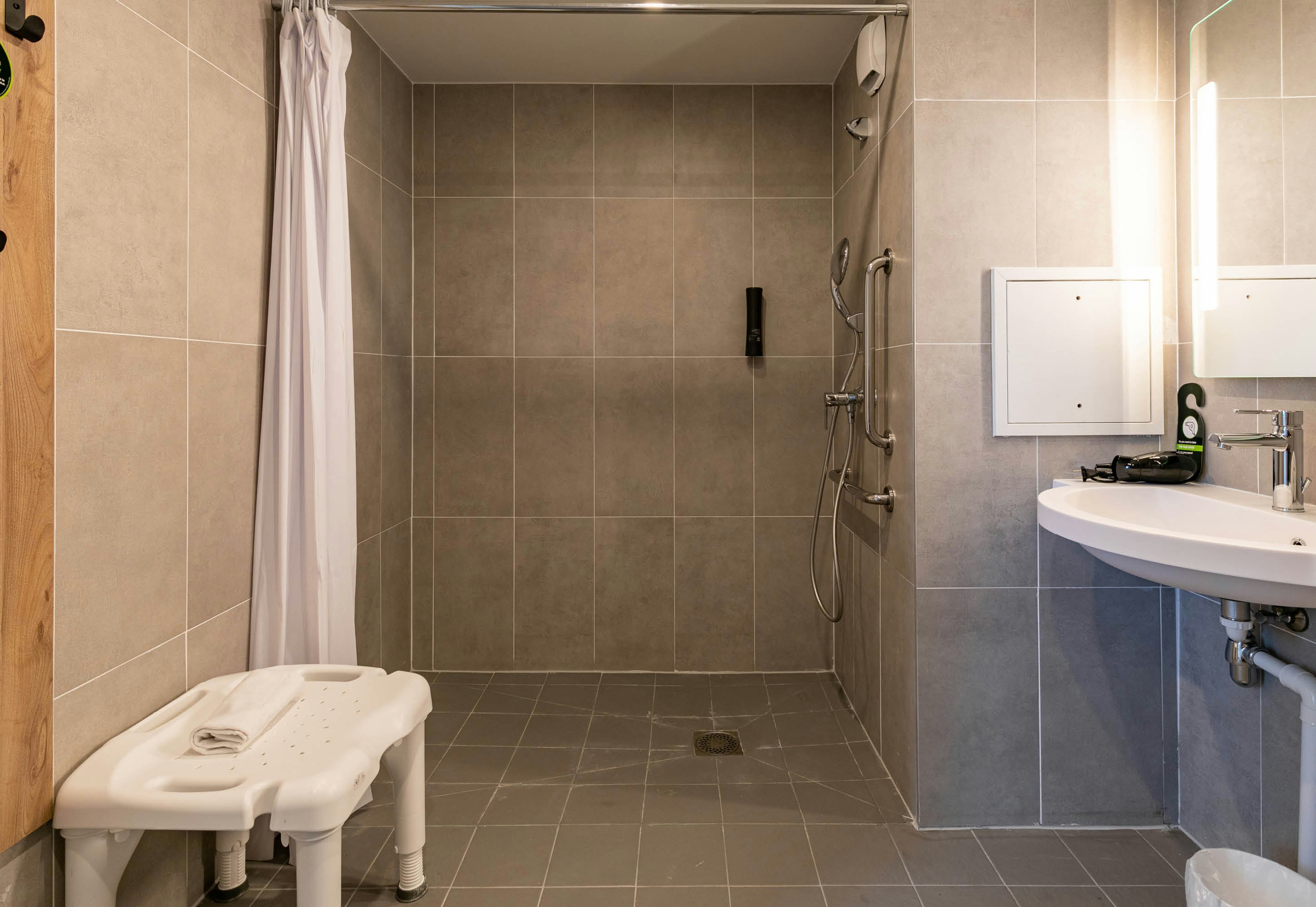 B&B Hotel Mulhouse Bale Aeroport 35/35