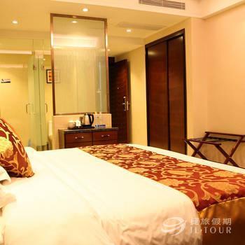The Century Hotel (ex. Zhongshan Zhongao) 19/30