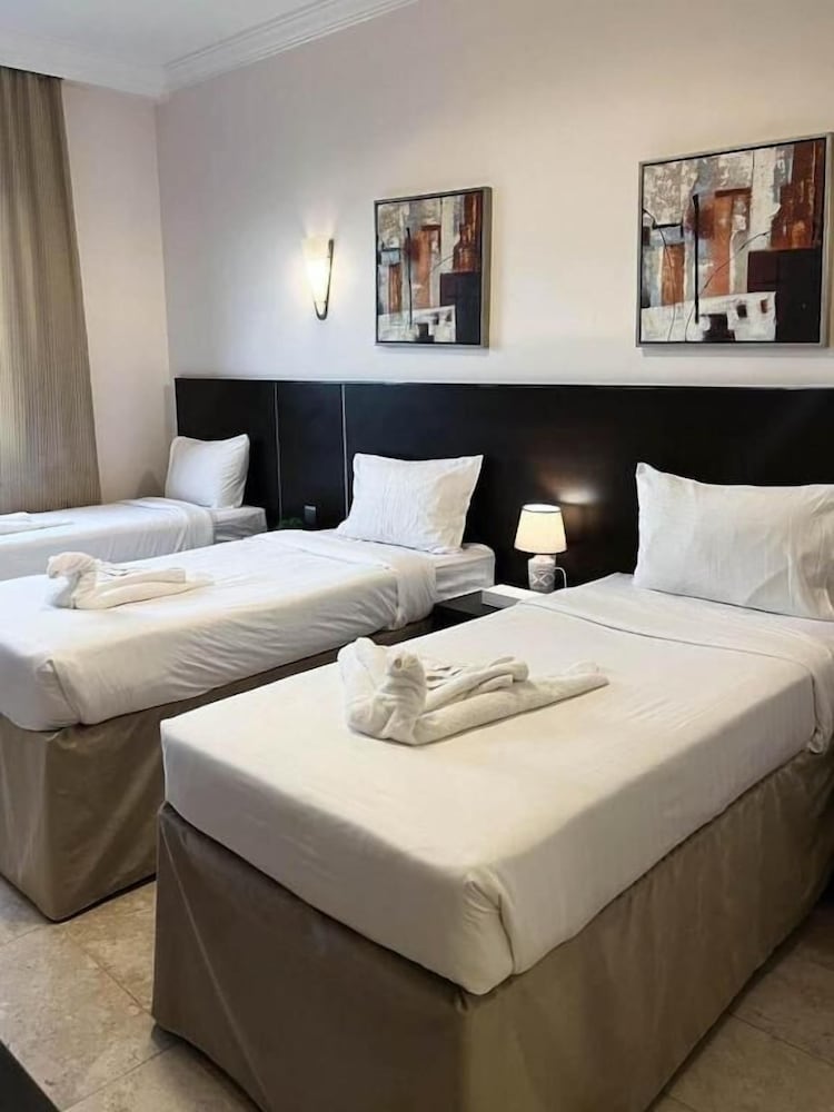Hussein Hassan Ali Bayari Hotel 35/61