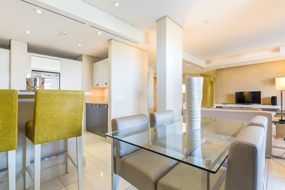 Lawhill Luxury Apartments 11/73