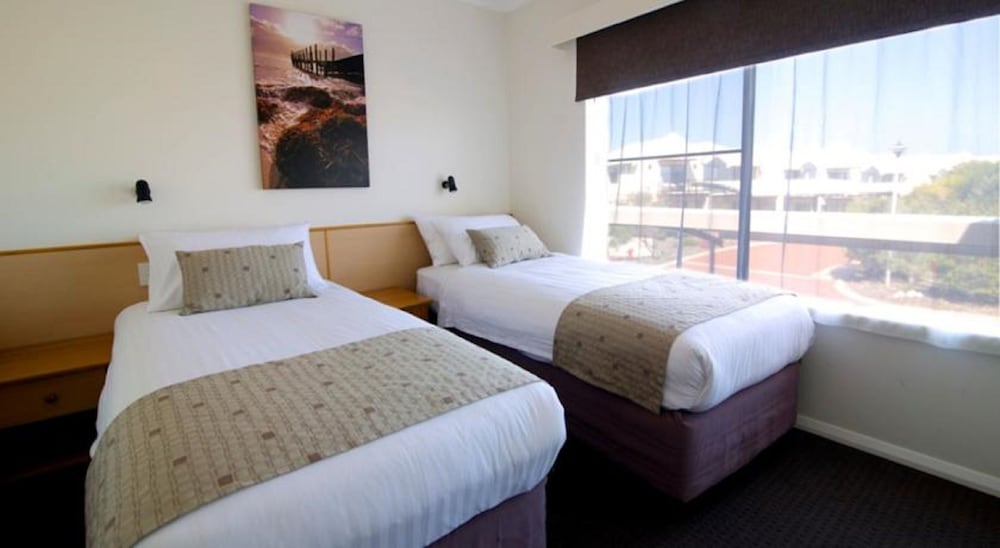 2 Bedrooms, Spa, Apartment, King and Twin Beds