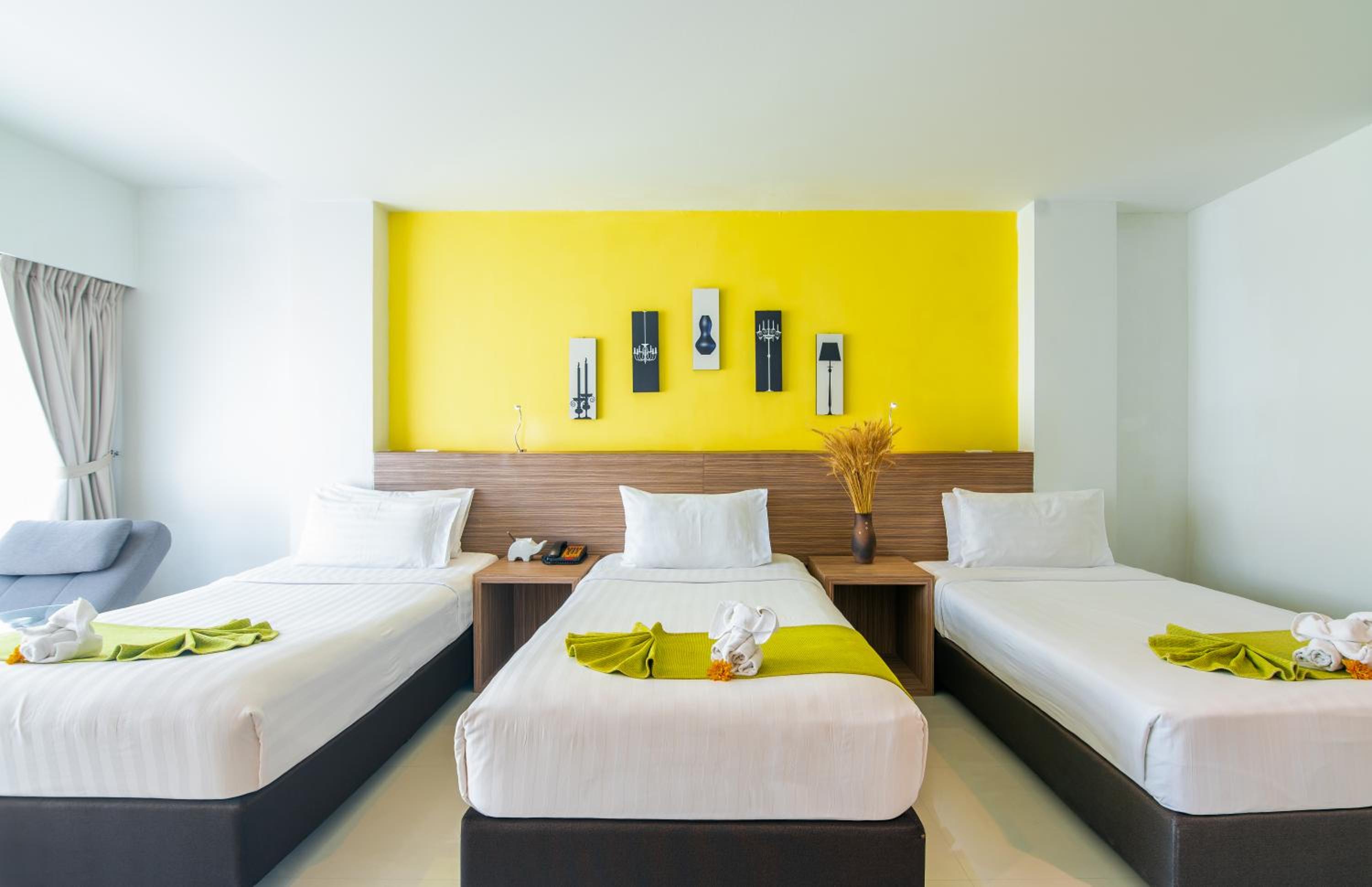 Room, Single Bed, with Extra Bed, View Pent