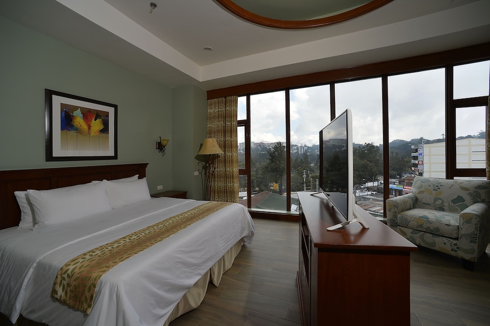 Paragon Hotel And Suites 16/50