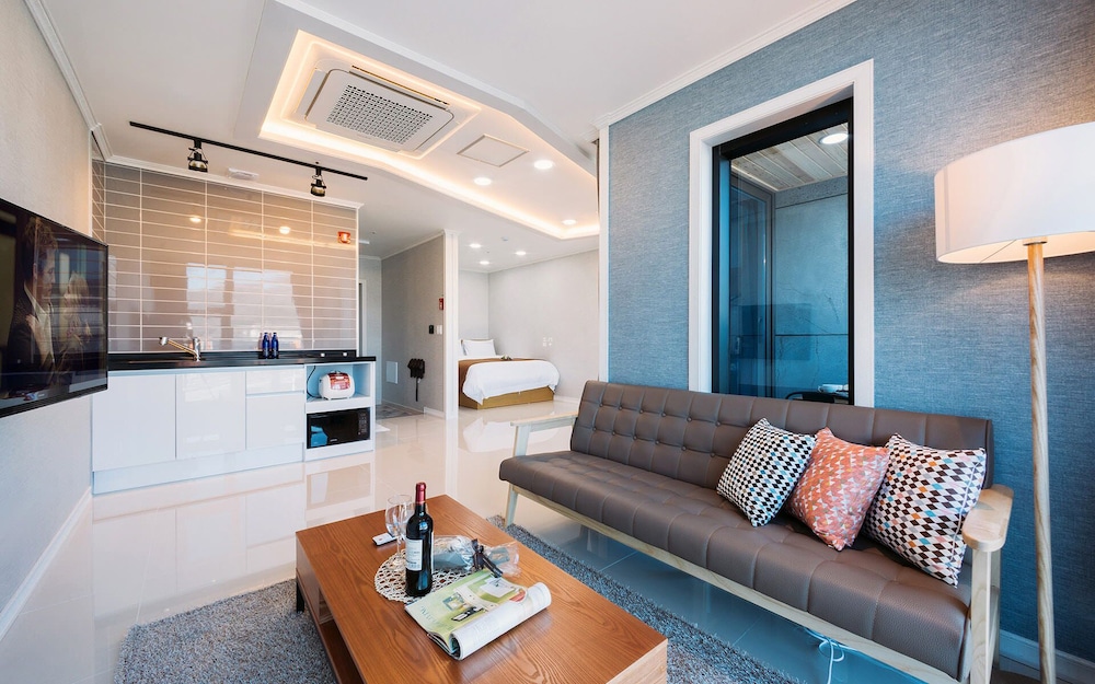 Yeosu Paradise Spa Pension 27/50