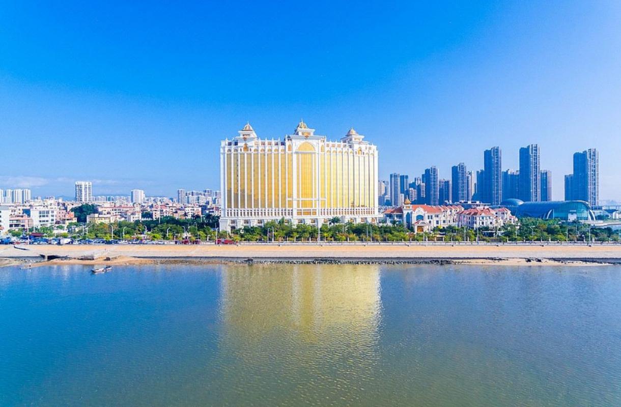 Royal Seaside Hotel and Hot Springs Xiamen 30/37
