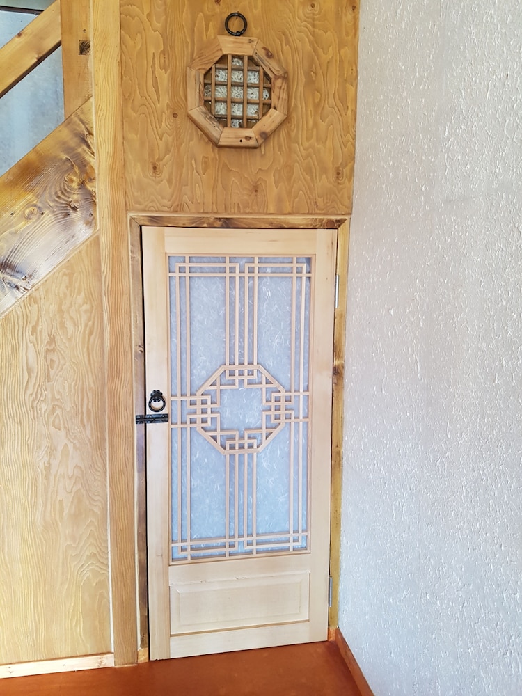 The Hanok 67/100