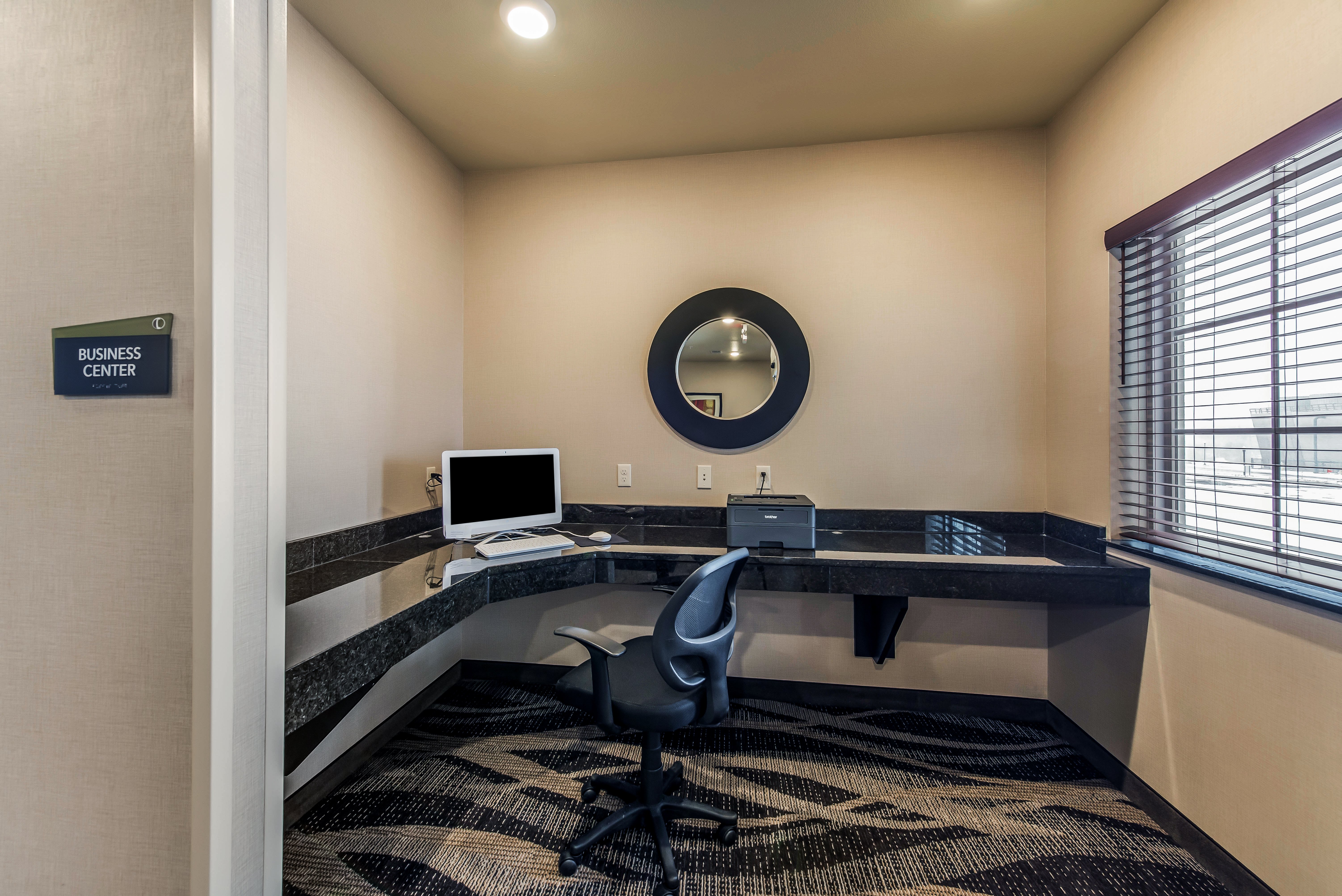 Cobblestone Hotel & Suites - Hutchinson 19/25