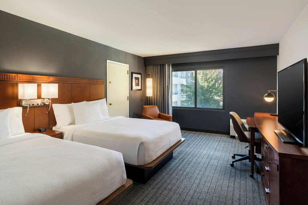 Room at Courtyard by Marriott Sacramento Airport Natomas, SACRAMENTO - CA