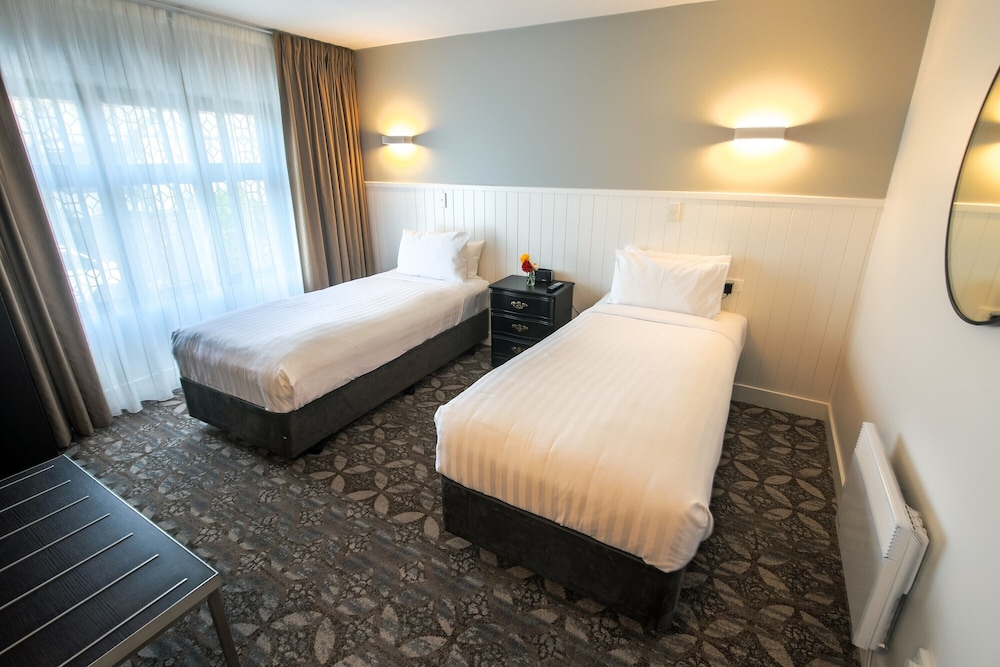 Scenic Hotel Cotswold 25/69
