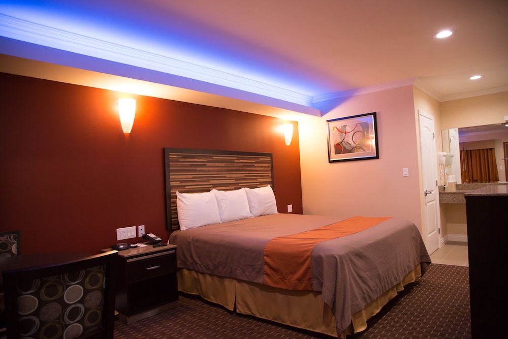 Diamond Bell Inn And Suites 35/54