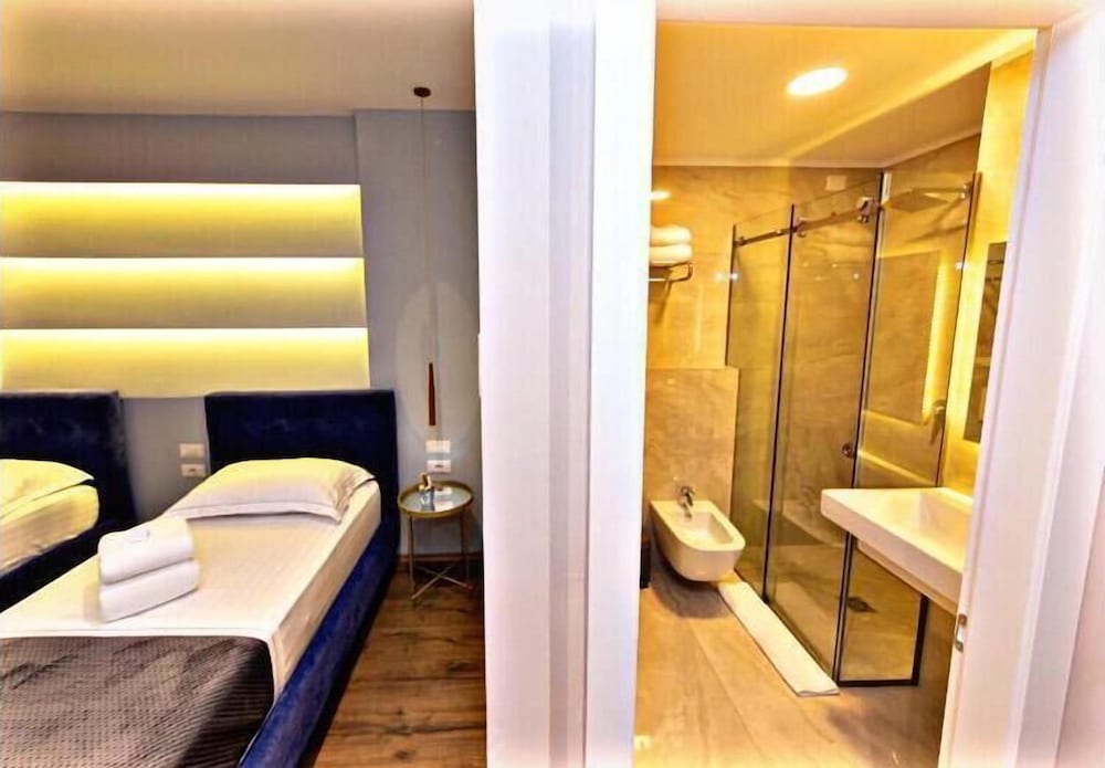 Light Hotel 29/35